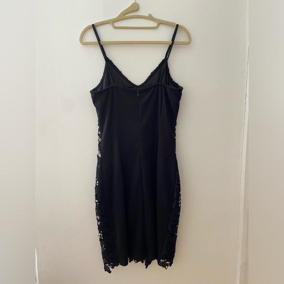 Lace little black cocktail dress - Picture 2 of 5